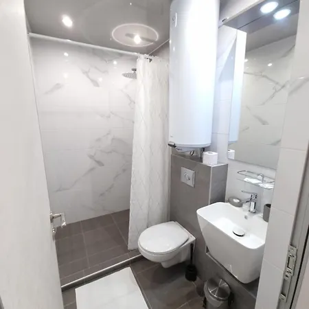 жилищна сграда орех Apartman *