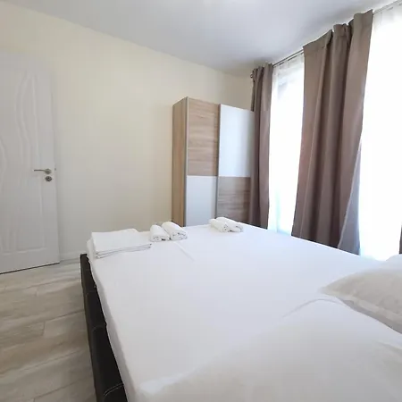 Apartman жилищна сграда орех