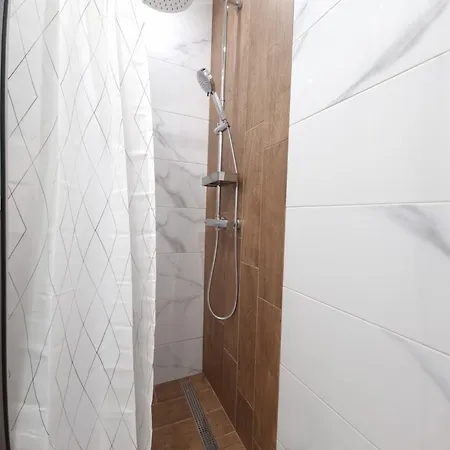 Apartman жилищна сграда орех *