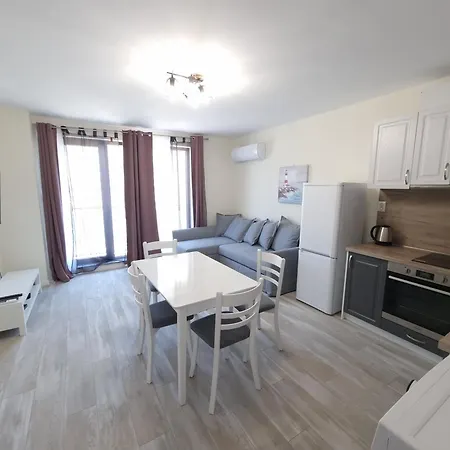 Apartman жилищна сграда орех *