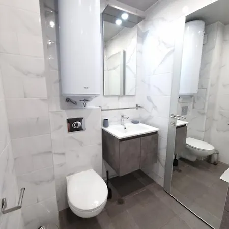 Apartment жилищна сграда орех