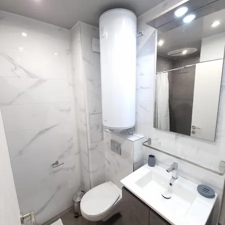 Apartment жилищна сграда орех Varna