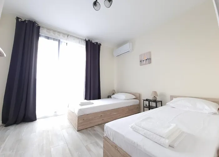 דירה жилищна сграда орех *