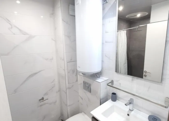 דירה жилищна сграда орех וארנה